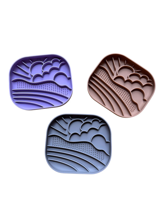 Sea of Clouds Silicone Slow Feeder